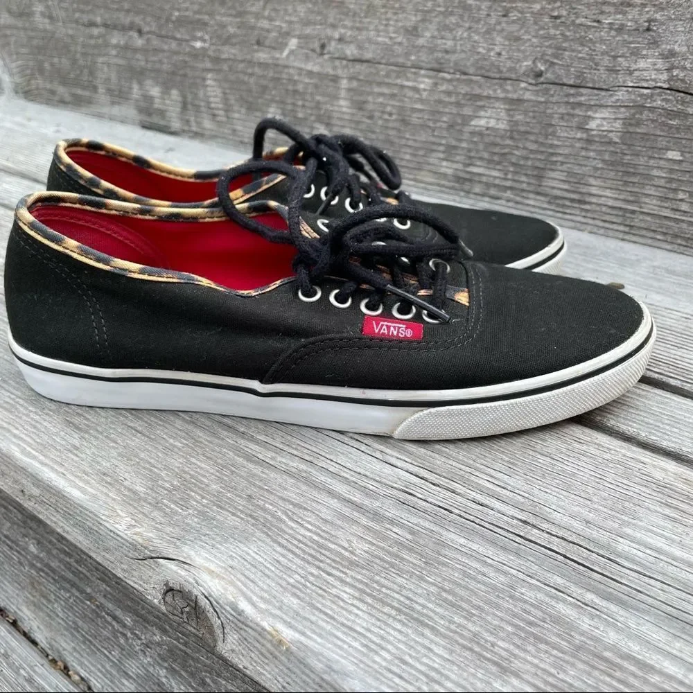 VANS Black low top sneakers with animal print trim 6.5